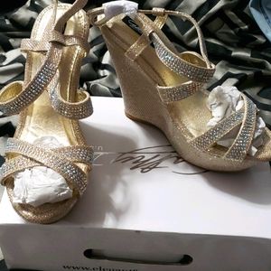 Rinestone wedges